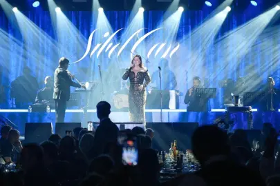 Sibel Can Yavru Vatan'da büyüledi