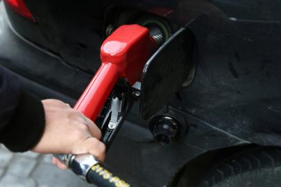 Tayland, geceleri akaryakıt istasyonlarında satışı durdurmayı planlıyor