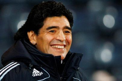 Arjantinde Maradonanın ölümüne ilişkin yürütülen davada iki doktor hakim karşısına çıktı