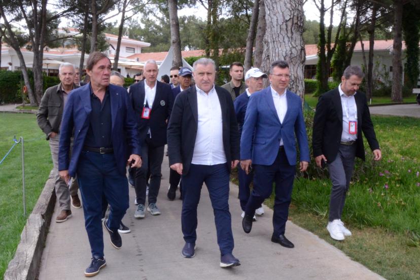 Bakan Bak, Turkish Airlines Open 2026 Golf Turnuvası ödül töreni için Antalya'da