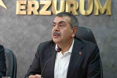 Bakan Tekin’den Özgür Özel’e: "3-5 tane partiliyi, yol arkadaşını ikna edemeyen bir genel başkan, bütün bu süreçten Cumhurbaşkanımızı sorumlu tutmaya çalışıyor"