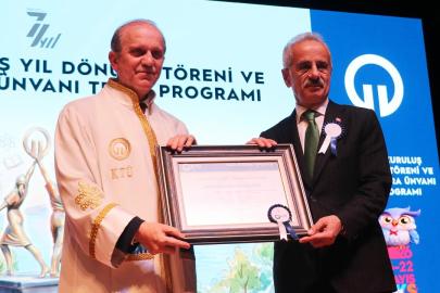 Bakan Uraloğlu'na Karadeniz Teknik Üniversitesince fahri doktora ünvanı verildi