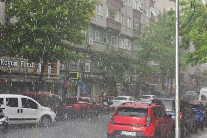 İstanbul'da sağanak ve dolu yağışı etkili oldu
