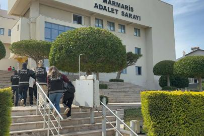 Marmaris'te otomobilde uyuşturucu ele geçirildi; 4 tutuklama