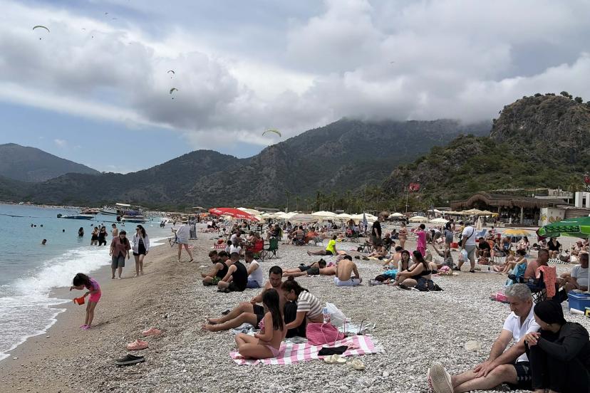 Ölüdeniz’de bayram yoğunluğu