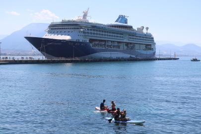Alanya'ya kruvaziyerle İngiliz turistler geldi