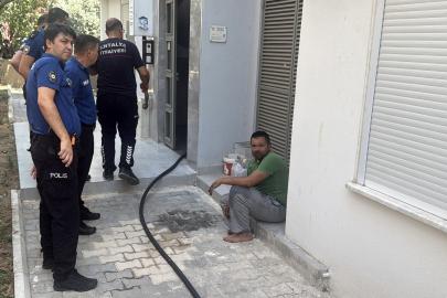 Annesiyle tartışıp kendisini kilitlediği odayı ateşe verdi, kapı kırılarak kurtarıldı