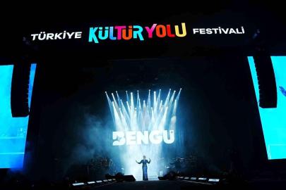 Bengü'den Manisa'da muhteşem gece