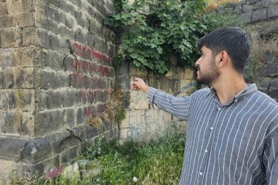 Binlerce yıllık Cizre surlarına sprey boyalı saldırı