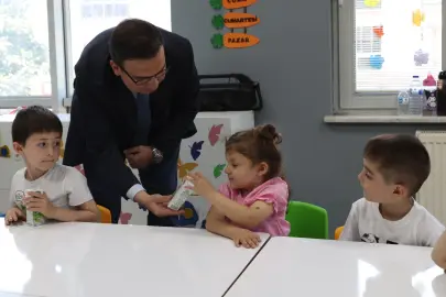 Bursa'da Nilüfer Belediyesi çocukların süt tüketimini destekliyor
