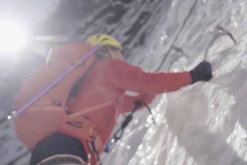 Everest'te bir ilk: Öldü sanılan rehber altı gün sonra sürünerek geri döndü