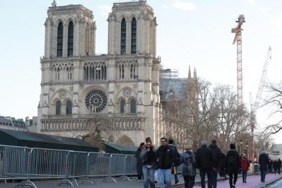 Notre Dame'ın altında kazı yapan arkeologlar 2 bin yıllık tarihe ulaştı