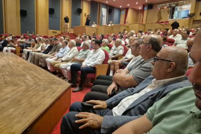 Antalya Kent Konseyi'nde Semanur Kurt güven tazeledi