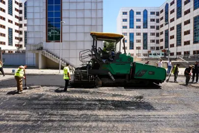 İstanbul Maltepe’de asfalt serim çalışmaları sürüyor