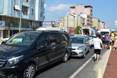 Antalya'da 5 aracın karıştığı kaza; 6 yaralı