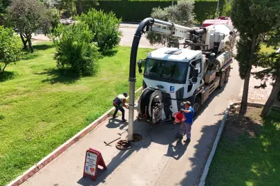 Antalya'da temizlik ve düzenleme çalışmalarını sürüyor