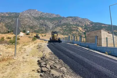 Batman Sason'un köy yollarında yama çalışmaları sürüyor