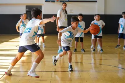Beylikdüzü'nde öğrenciler yazı sporla geçiriyor
