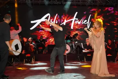 Bursa'da Aslı Hünel’den 'Açıkhava’da müzik ziyafeti