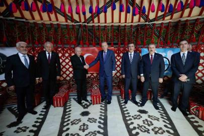 Cumhurbaşkanı Erdoğan: "Türkler, Kürtler, Araplar olarak kardeşçe kucaklaşmamızı engelleyemezsiniz"