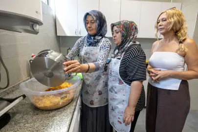 İzmir’de Dayanışma Mutfağı anneleri bir araya getiriyor