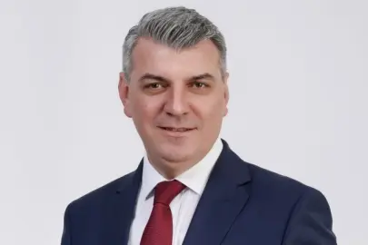 İzmit Belediyesi'nde iki yeni başkan yardımcısı göreve başladı