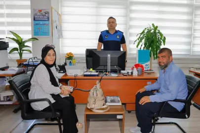 Kayseri zabıtası kayıp cüzdanı sahibine teslim etti
