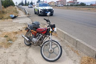 Lastiği patlayan motosiklet devrildi: 2 yaralı
