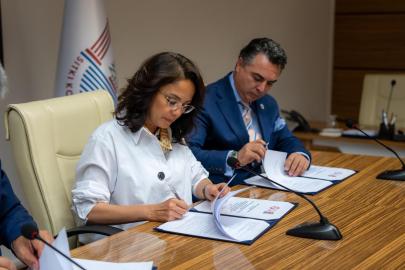 'Mahalleden Kliniğe Gülüş Yolculuğu' projesi için imzalar atıldı
