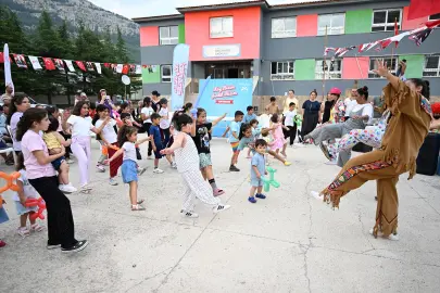 Mersin’de çocuklar ‘Köy Bizim Şenlik Bizim’le eğlenceye doyuyor