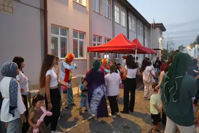 Mutluluk Tırı Sapanca’da çocukların yüzünü güldürdü