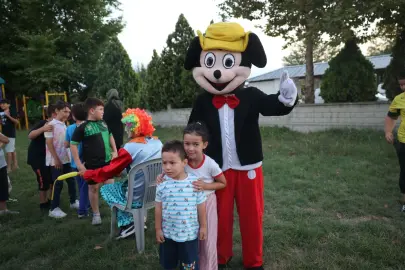 Sakarya'da 'Mutluluk Tırı' mahalle mahalle geziyor