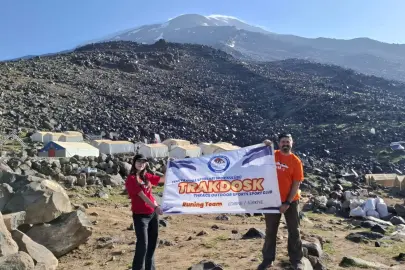 TRAKDOSK dağcılık sporcuları baba-kız Türkiye'nin çatısında