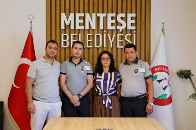 Türk bayrağını ateşe veren şüpheli adliyede (2)