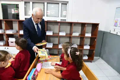 Edirne Keşan'da minik öğrencilere kırtasiye desteği