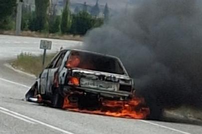 Otomobil seyir halindeyken yandı