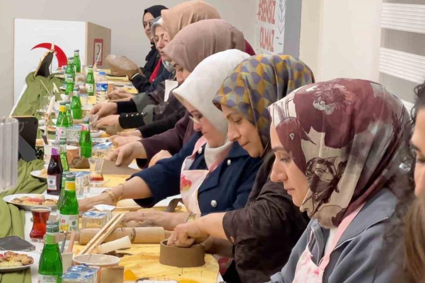 Kızılay Kadın Ağrı’dan 81 İl 81 Aşevi Projesi’ne destek
