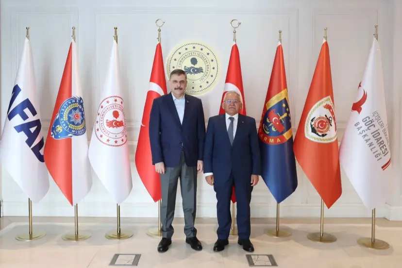 Memduh Büyükkılıç'tan Bakan Çiftçi'ye ziyaret